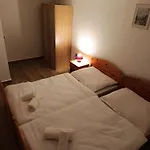 Manócska * Tamási