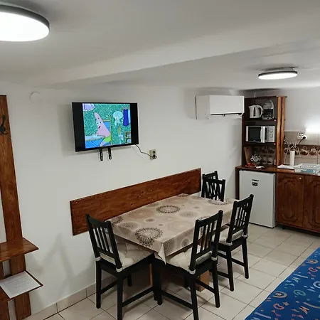 Manócska Apartman *